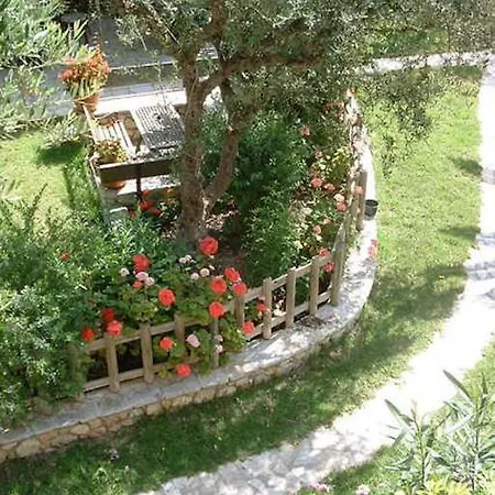 Апартаменты Castello Bellos Tower
