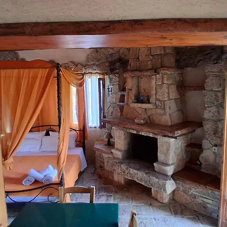 Castello Bellos Tower Daire