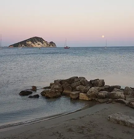 Castello Bellos Tower Apartament Keri