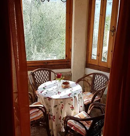 Castello Bellos Tower Apartman Kerí