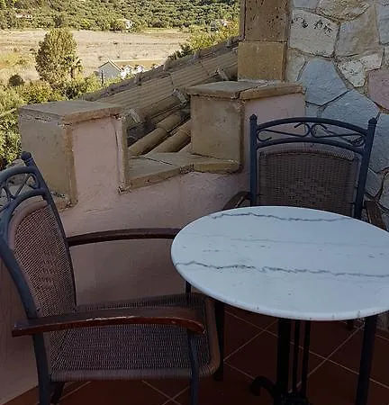 Castello Bellos Tower דירה *