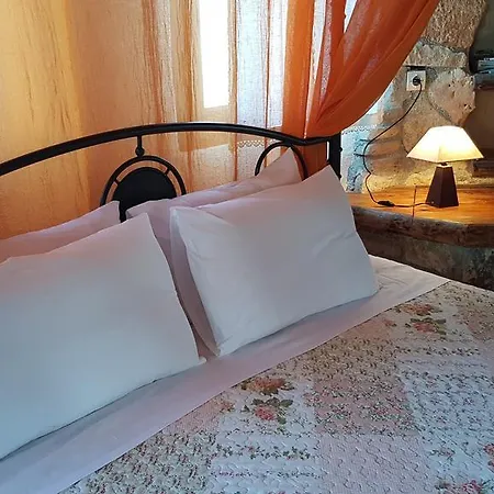 Castello Bellos Tower קרי