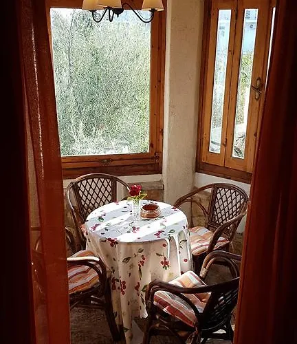 Castello Bellos Tower Apartamento Keri